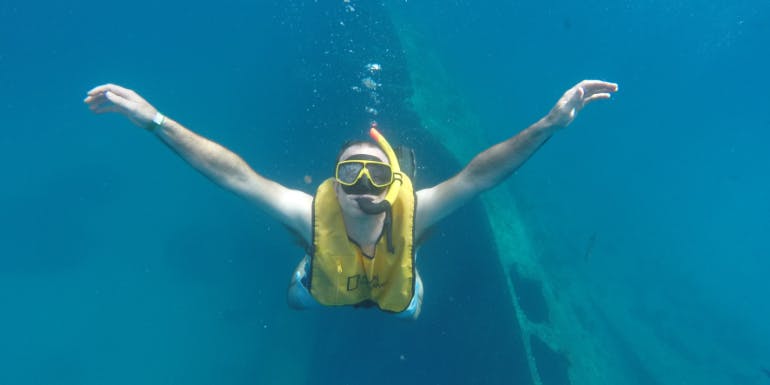 aruba oranjestad snorkeling antilla shipwreck caribbean