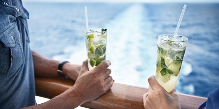 how to get free drinks on carnival cruise casino?