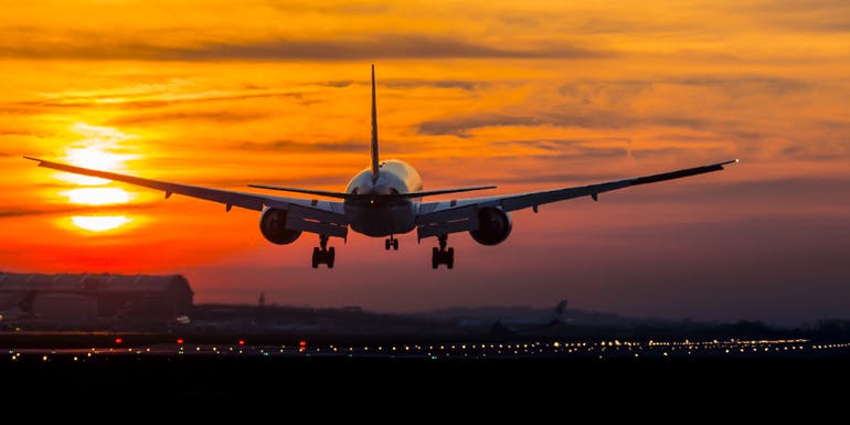 plane arriving landing