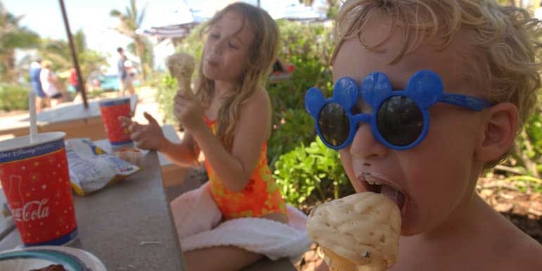 castaway cay restaurants